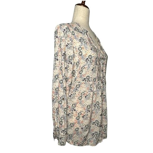 DE Collection Smocked Floral Blouse - Size L - Picture 3 of 8